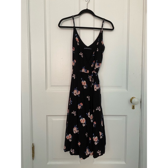 Abercrombie & Fitch Dresses & Skirts - A&F floral print wrap dress
